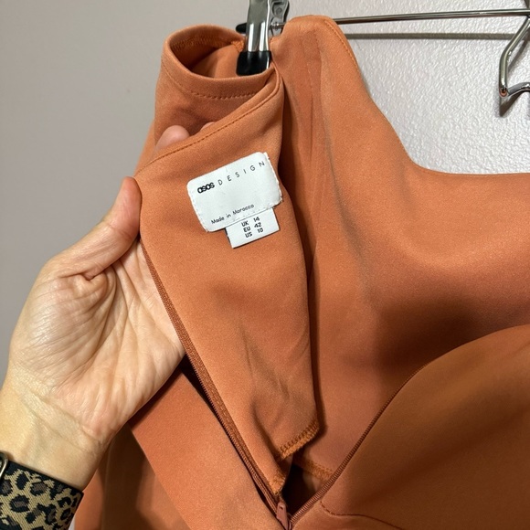 ASOS Design Elegant Tan Orange Long Sleeve Bardot Neckline Drape Mid Dress - Picture 10 of 11